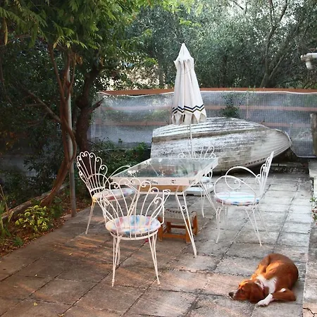 Nona's Corfu βenitses * Benitses (Corfu)
