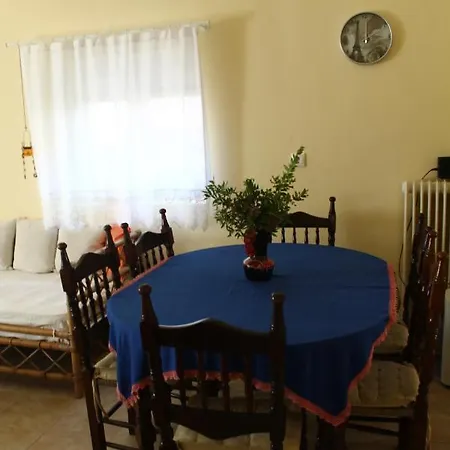 Nona's Corfu βenitses Tatil Evi *