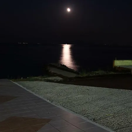 Nona's Corfu βenitses Tatil Evi