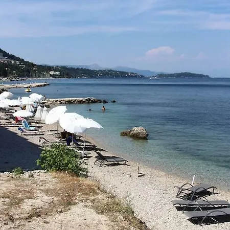 Nona's Corfu βenitses Tatil Evi *